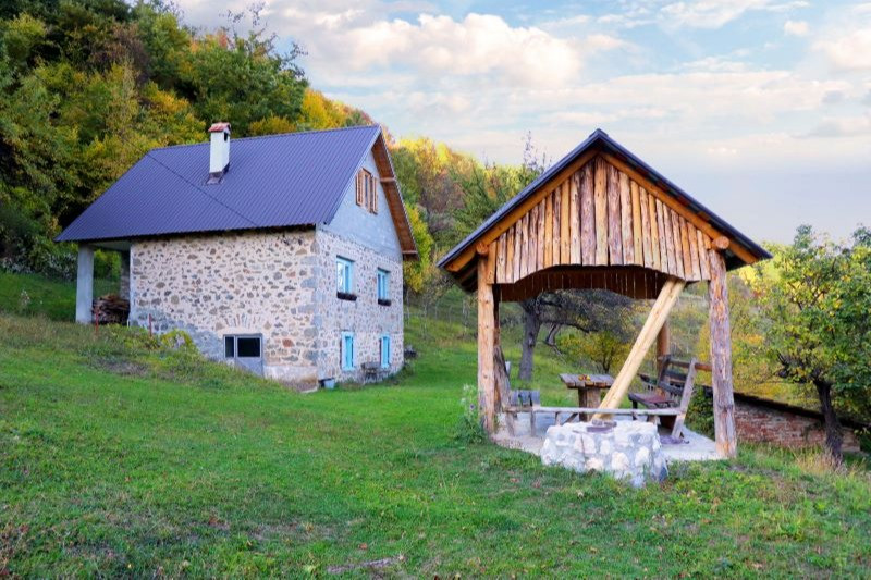 “DO VUČELJIĆA” RURAL HOUSEHOLD 1